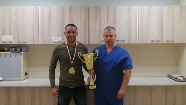 Ортопедите от МБАЛ „ Бургасмед“ спасиха боксовата кариера на млад бургазлия