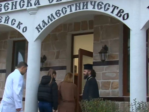 Лекари помагат на социално слаби в бургаски храм, преглеждат ги безплатно